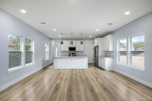 3805 N 10th Ave, Pensacola, FL 32503