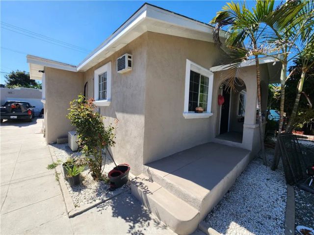 4212 E 58th, Maywood, CA 90270