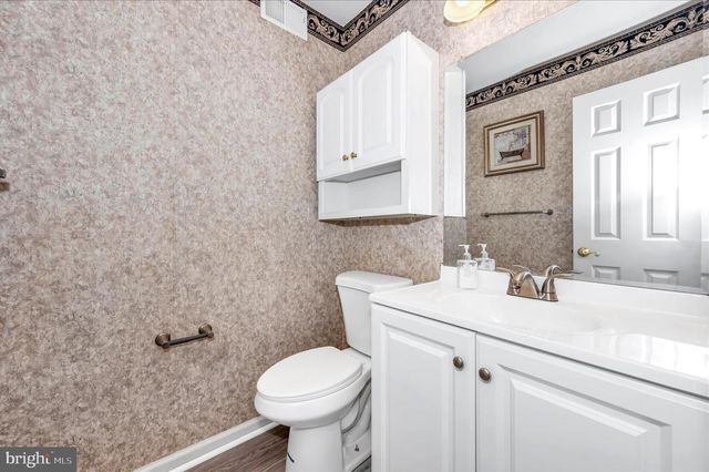1261 LINDSAY LN, Hagerstown, MD 21742