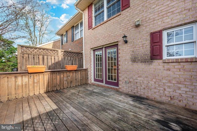 1261 LINDSAY LN, Hagerstown, MD 21742