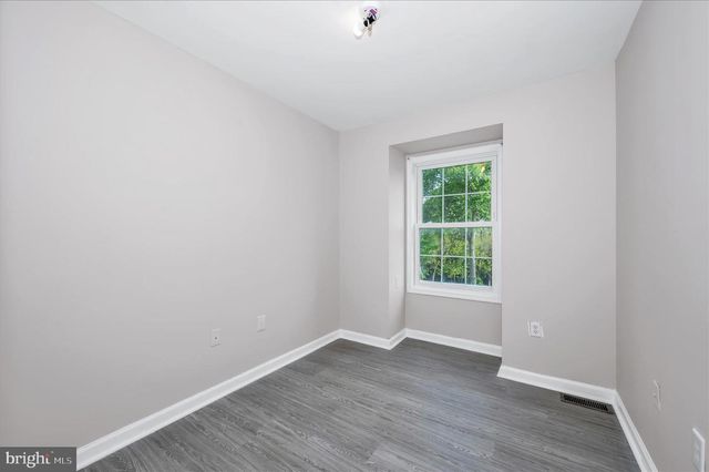 1261 LINDSAY LN, Hagerstown, MD 21742