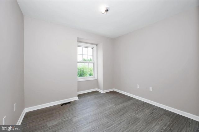 1261 LINDSAY LN, Hagerstown, MD 21742
