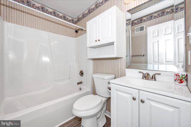 1261 LINDSAY LN, Hagerstown, MD 21742