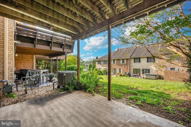 1261 LINDSAY LN, Hagerstown, MD 21742
