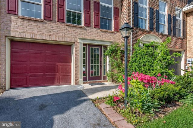 1261 LINDSAY LN, Hagerstown, MD 21742