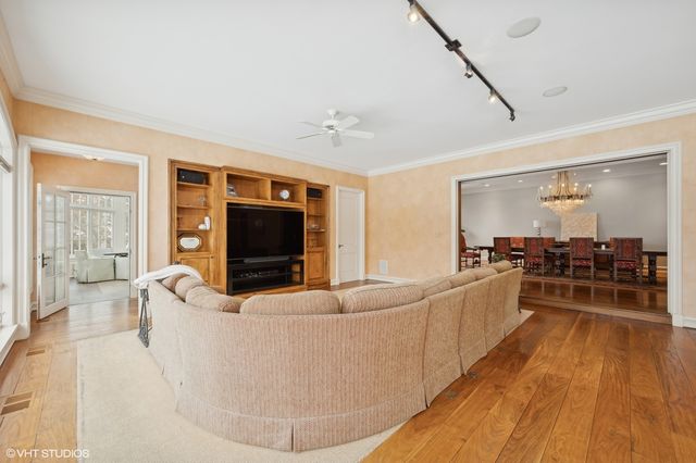 1125 Longvalley Road, Glenview, IL 60025