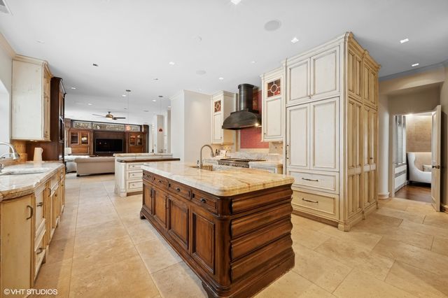 1125 Longvalley Road, Glenview, IL 60025