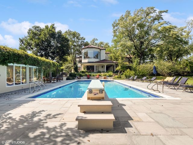 1125 Longvalley Road, Glenview, IL 60025