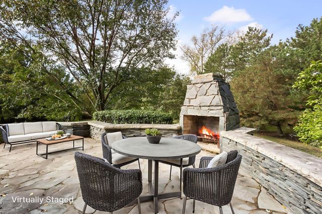 1125 Longvalley Road, Glenview, IL 60025