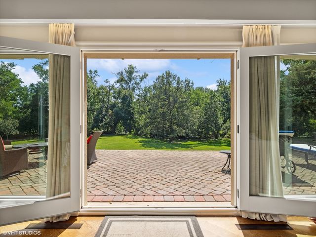 1125 Longvalley Road, Glenview, IL 60025