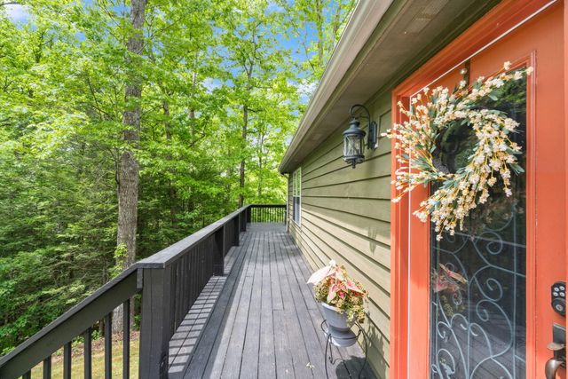 316 Wood View Drive, East Bernstadt, KY 40729
