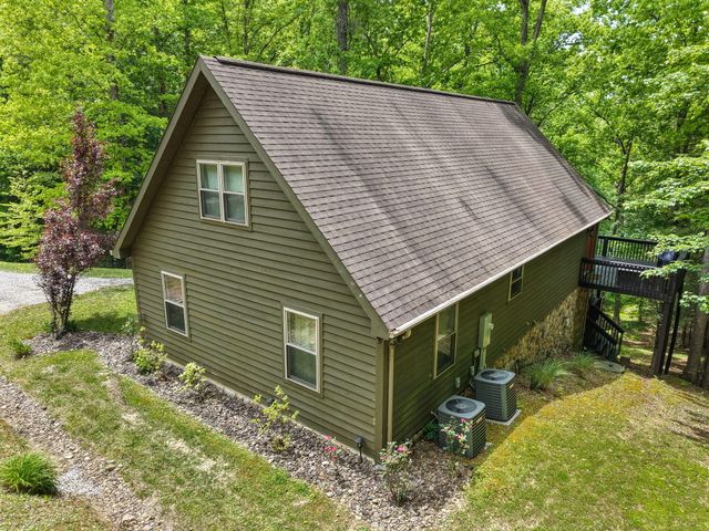 316 Wood View Drive, East Bernstadt, KY 40729