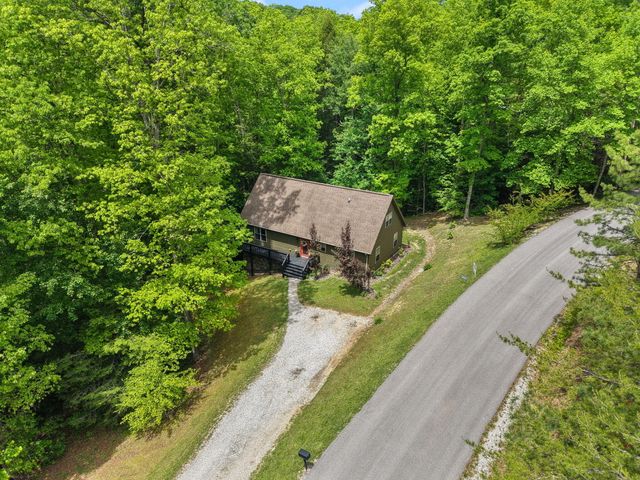 316 Wood View Drive, East Bernstadt, KY 40729
