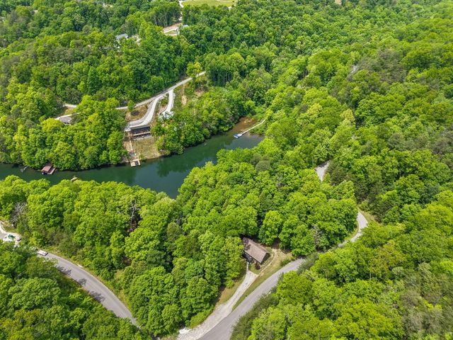 316 Wood View Drive, East Bernstadt, KY 40729