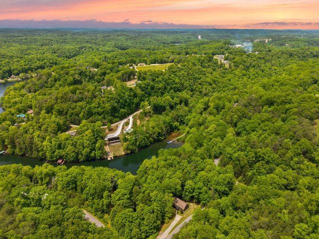 316 Wood View Drive, East Bernstadt, KY 40729