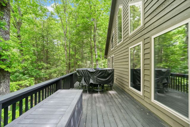316 Wood View Drive, East Bernstadt, KY 40729
