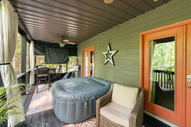 316 Wood View Drive, East Bernstadt, KY 40729