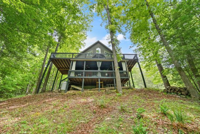 316 Wood View Drive, East Bernstadt, KY 40729