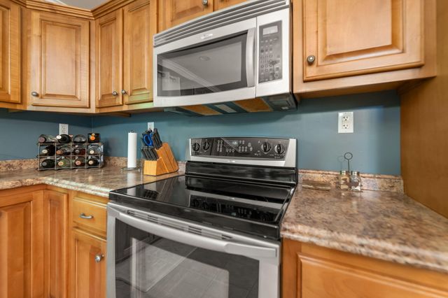 316 Wood View Drive, East Bernstadt, KY 40729