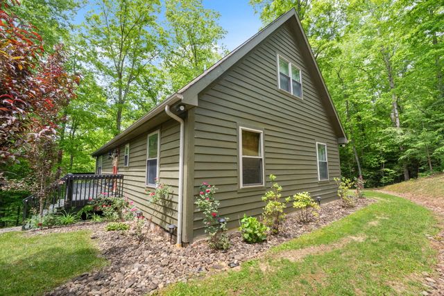 316 Wood View Drive, East Bernstadt, KY 40729