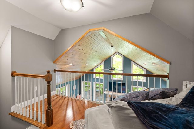 316 Wood View Drive, East Bernstadt, KY 40729