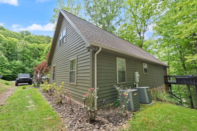 316 Wood View Drive, East Bernstadt, KY 40729