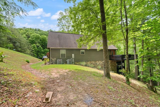 316 Wood View Drive, East Bernstadt, KY 40729