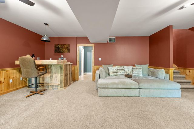 316 Wood View Drive, East Bernstadt, KY 40729