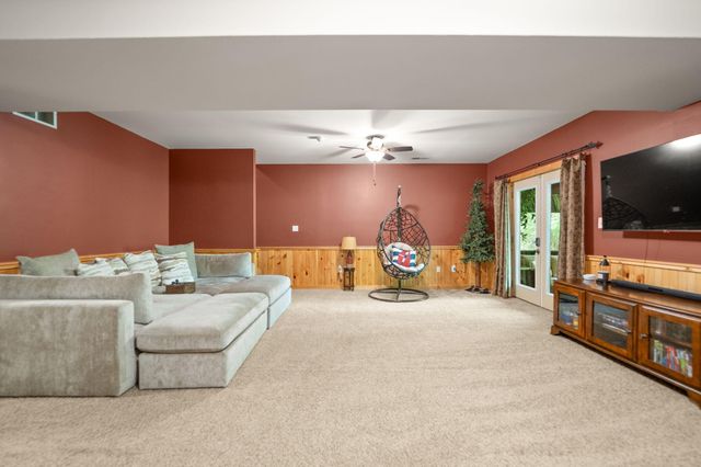 316 Wood View Drive, East Bernstadt, KY 40729