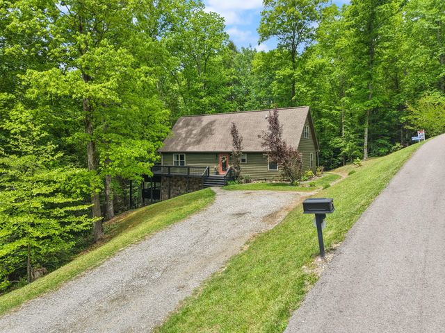 316 Wood View Drive, East Bernstadt, KY 40729