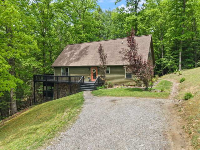 316 Wood View Drive, East Bernstadt, KY 40729