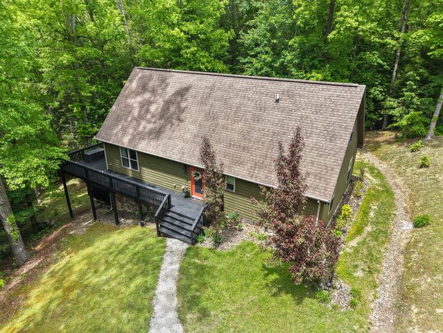 316 Wood View Drive, East Bernstadt, KY 40729