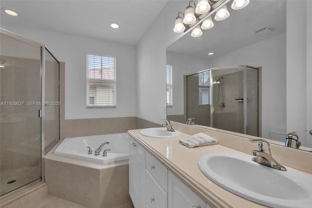 4088 W Palm Aire Dr 21, Pompano Beach, FL 33069