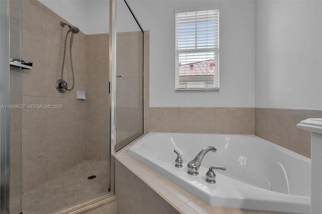 4088 W Palm Aire Dr 21, Pompano Beach, FL 33069