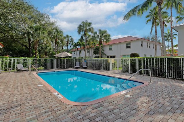 4088 W Palm Aire Dr 21, Pompano Beach, FL 33069