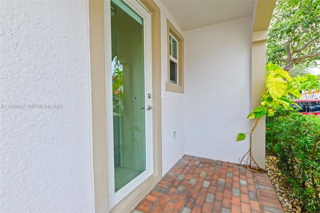 4088 W Palm Aire Dr 21, Pompano Beach, FL 33069