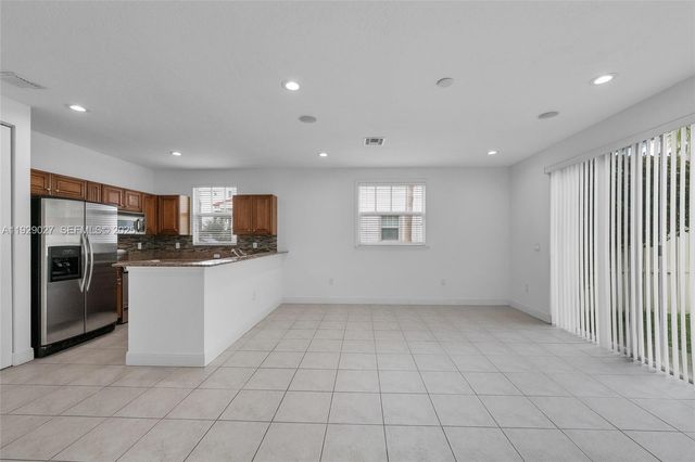 4088 W Palm Aire Dr 21, Pompano Beach, FL 33069