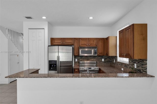 4088 W Palm Aire Dr 21, Pompano Beach, FL 33069