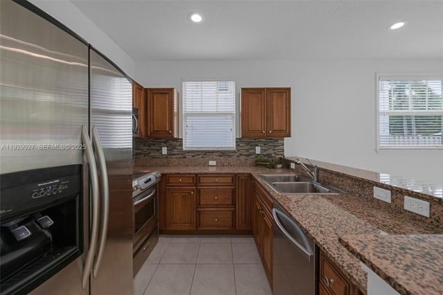 4088 W Palm Aire Dr 21, Pompano Beach, FL 33069