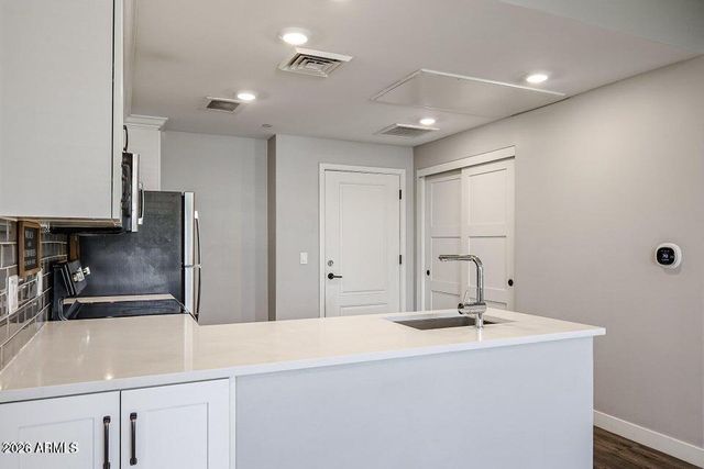 475 N 9TH Street 204, Phoenix, AZ 85006