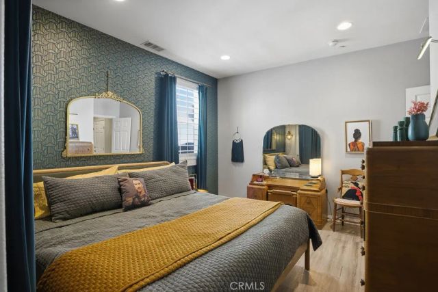 22458 Plantation Court, Saugus, CA 91350