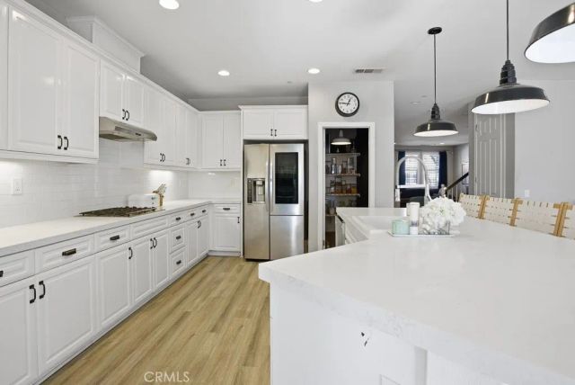 22458 Plantation Court, Saugus, CA 91350