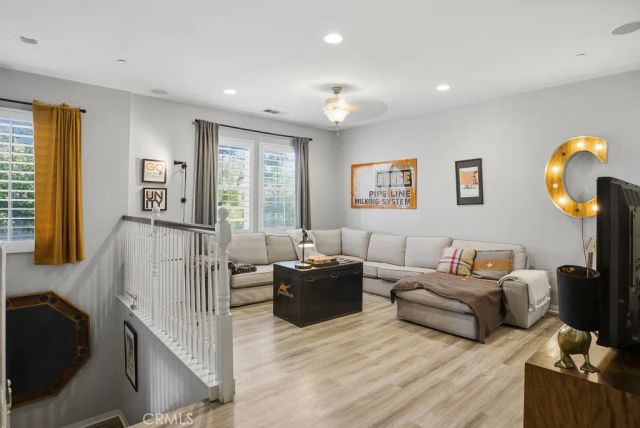 22458 Plantation Court, Saugus, CA 91350