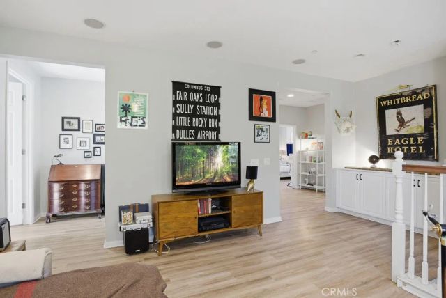 22458 Plantation Court, Saugus, CA 91350