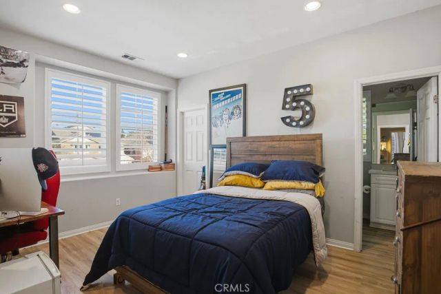 22458 Plantation Court, Saugus, CA 91350