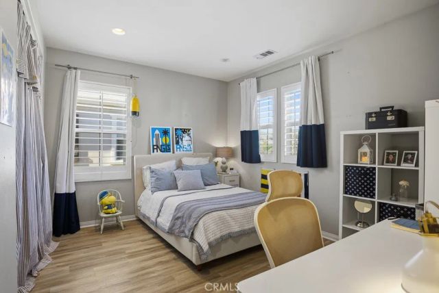 22458 Plantation Court, Saugus, CA 91350