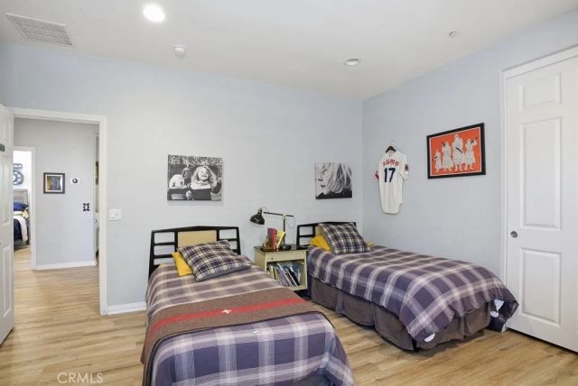 22458 Plantation Court, Saugus, CA 91350