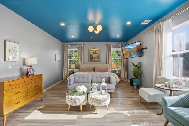 22458 Plantation Court, Saugus, CA 91350