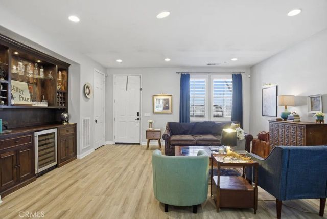 22458 Plantation Court, Saugus, CA 91350