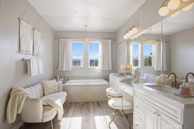 22458 Plantation Court, Saugus, CA 91350